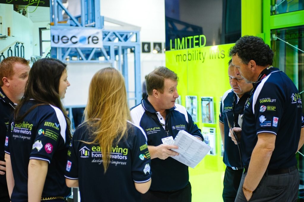 How to Train Your Exhibition Booth Staff featured image by expocentric.com.au