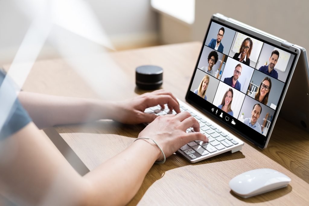 How to Master the Virtual and Face-to-Face Attendance in Events featured image by expocentric.com.au